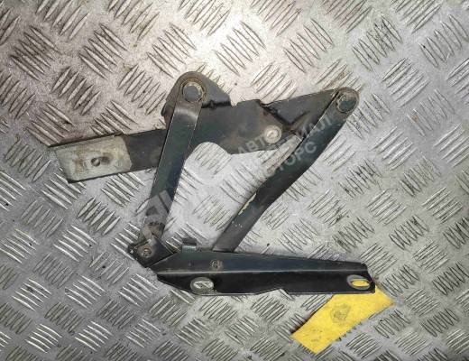 Петля капота правая Audi 100 C3 1982-1991  Audi 100 100 C3 1982-1991