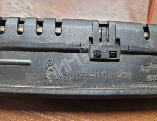 Стоп-сигнал Volkswagen Golf IV (1J) 1997-2004  Volkswagen Golf Golf IV (1J) 1997-2004