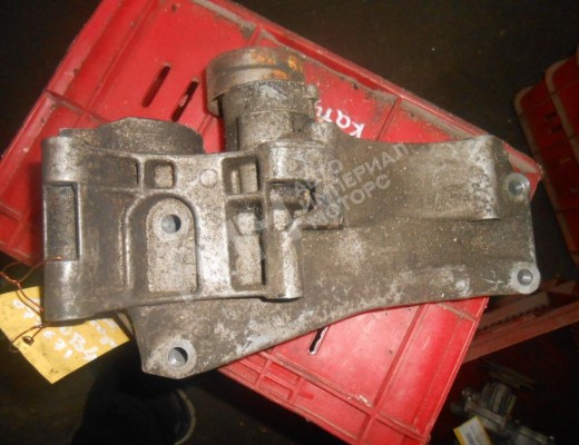 Кронштейн генератора Volkswagen Lupo (6X) 1998-2005  Volkswagen Lupo Lupo (6X) 1998-2005