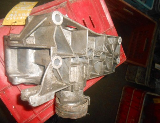Кронштейн генератора Volkswagen Lupo (6X) 1998-2005  Volkswagen Lupo Lupo (6X) 1998-2005