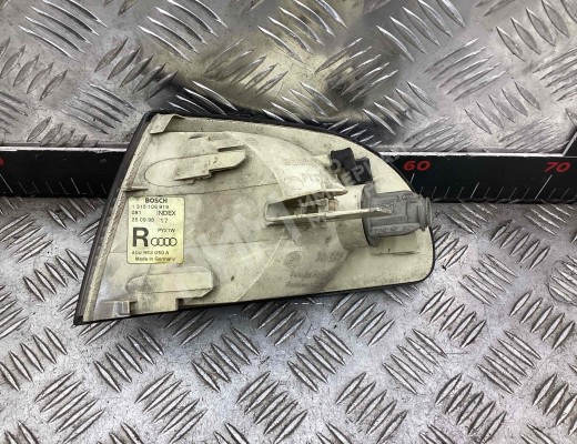 Поворотник правый Audi A4 B5 (8D) 1994-1999  Audi A4 A4 B5 (8D) 1994-1999