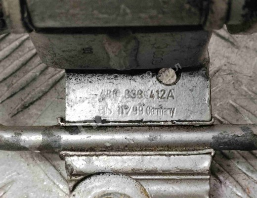 Петля двери задней правой Skoda Octavia A4 Tour (1U) 1996-2010  Skoda Octavia Octavia A4 Tour (1U) 1996-2010