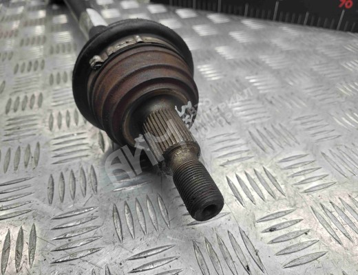Полуось передняя правая (приводной вал, ШРУС) Volkswagen Polo III (6N/6K) 1994-2002  Volkswagen Polo Polo III (6N/6K) 1994-2002