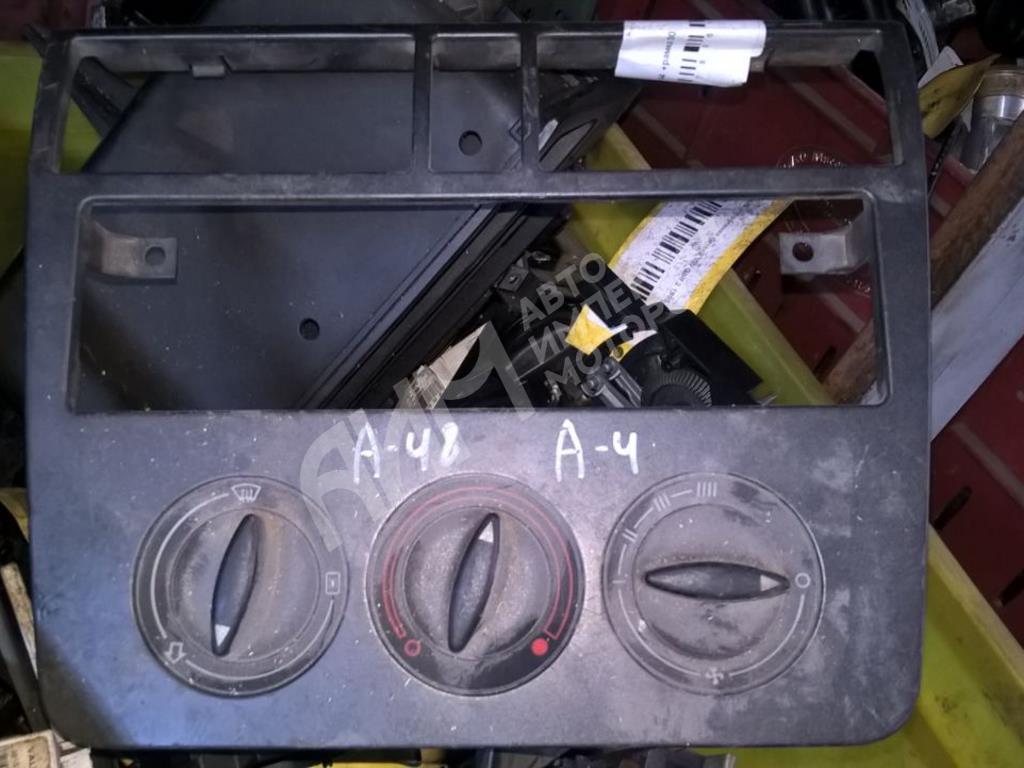 Блок управления печки/климат-контроля  Audi A4