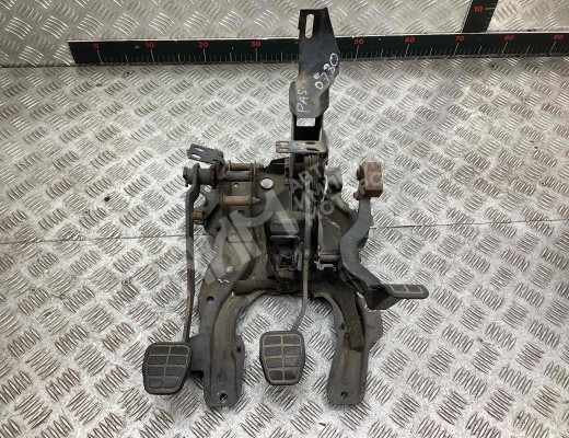 Узел педальный (блок педалей) Volkswagen Passat B3 1988-1993  Volkswagen Passat Passat B3 1988-1993