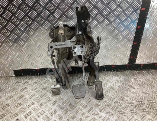 Узел педальный (блок педалей) Volkswagen Passat B3 1988-1993  Volkswagen Passat Passat B3 1988-1993