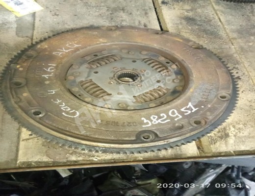 Комплект сцепления Volkswagen Golf IV (1J) 1997-2004  Volkswagen Golf Golf IV (1J) 1997-2004