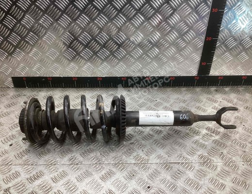 Стойка передняя левая Volkswagen Passat B5 (3B) 1996-2000  Volkswagen Passat Passat B5 (3B) 1996-2000