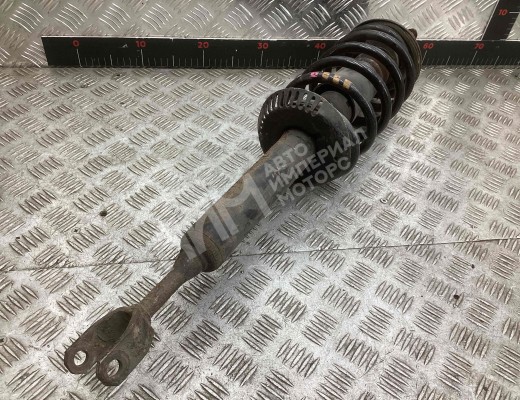 Стойка передняя правая Volkswagen Passat B5 (3B) 1996-2000  Volkswagen Passat Passat B5 (3B) 1996-2000
