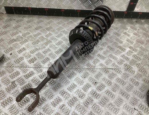 Стойка передняя левая Volkswagen Passat B5 (3B) 1996-2000  Volkswagen Passat Passat B5 (3B) 1996-2000