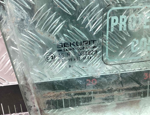 Стекло двери передней правой Peugeot 806 1994-2002  Peugeot 806 806 1994-2002