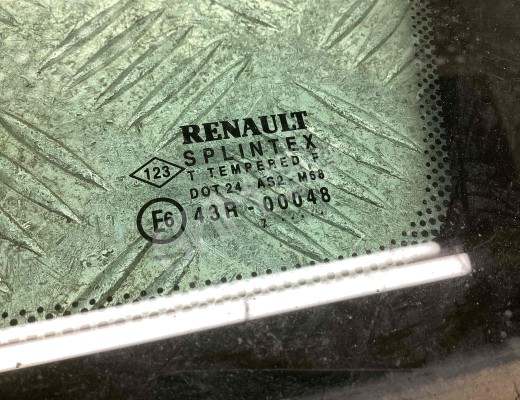 Стекло кузовное боковое правое Renault Scenic I (JA) 1996-1999  Renault Scenic Scenic I (JA) 1996-1999