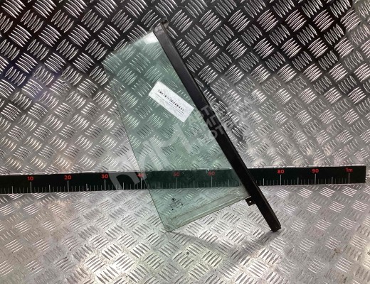 Форточка задняя правая Skoda Octavia A4 Tour (1U) 1996-2010  Skoda Octavia Octavia A4 Tour (1U) 1996-2010