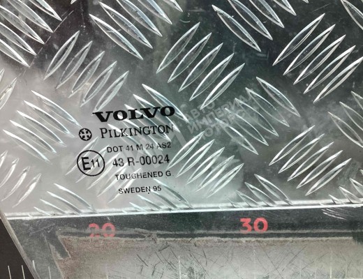 Стекло двери передней правой Volvo 850 1992-1997  Volvo 850 850 1992-1997
