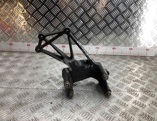 Кронштейн двигателя Volkswagen Sharan I (7M) 1995-2000  Volkswagen Sharan Sharan I (7M) 1995-2000