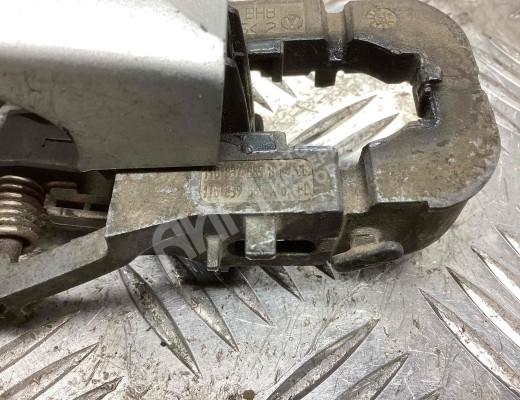 Ручка наружная передняя левая Volkswagen Touran I (1T) 2003-2006  Volkswagen Touran Touran I (1T) 2003-2006