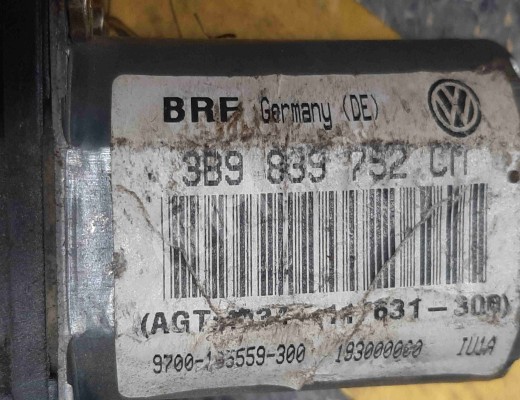 Моторчик стеклоподъемника задний правый Volkswagen Passat B5+ (3B) 2000-2005 рестайлинг  Volkswagen Passat Passat B5+ (3B) 2000-2005 рестайлинг