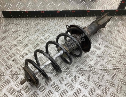 Стойка передняя правая Volkswagen Golf III (1H) 1991-1997  Volkswagen Golf Golf III (1H) 1991-1997