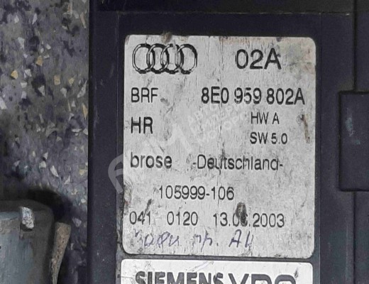 Моторчик стеклоподъемника задний правый Audi A4 B6 (8EC, 8E5) 2000-2004  Audi A4 A4 B6 (8EC, 8E5) 2000-2004