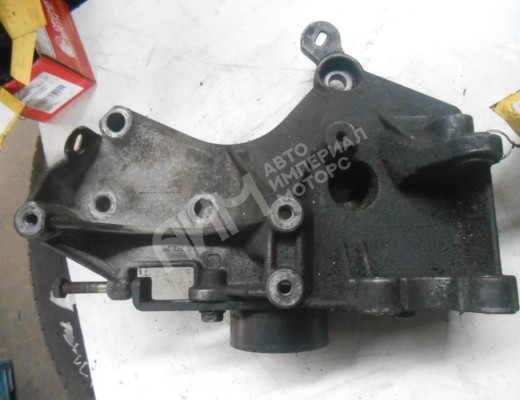 Кронштейн генератора Renault Kangoo I 1997-2003  Renault Kangoo Kangoo I 1997-2003