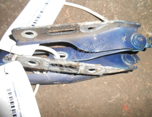 Петля капота правая Volkswagen Polo III (6N/6K) 1994-2002  Volkswagen Polo Polo III (6N/6K) 1994-2002