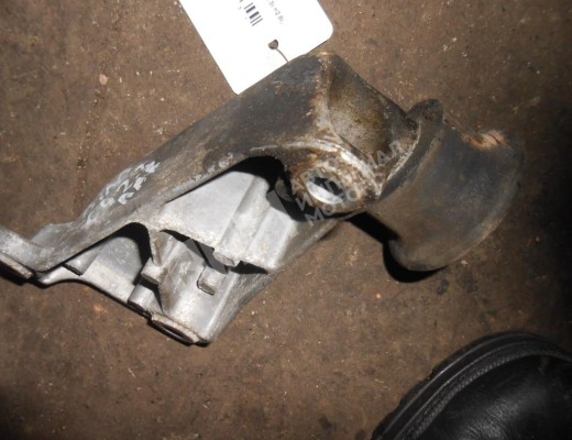 Кронштейн двигателя Audi 100 C4 (4A) 1990-1995  Audi 100 100 C4 (4A) 1990-1995