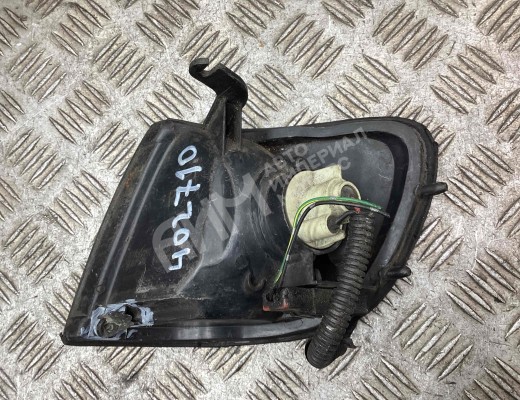 Поворотник правый Nissan Sunny (N14) 1990-1995  Nissan Sunny Sunny (N14) 1990-1995