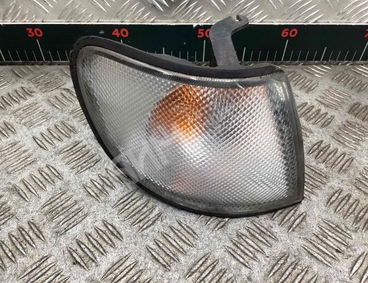 Поворотник правый Nissan Sunny (N14) 1990-1995  Nissan Sunny Sunny (N14) 1990-1995