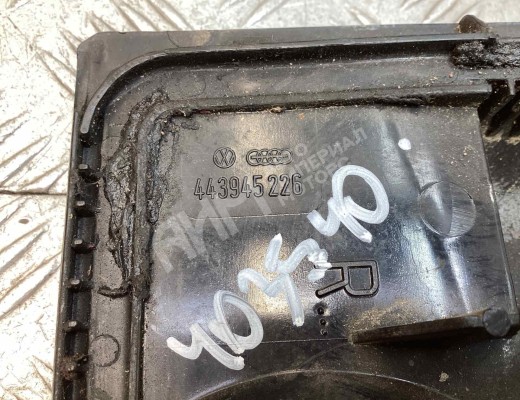 Фонарь крышки багажника правый Audi 100 C3 1982-1991  Audi 100 100 C3 1982-1991