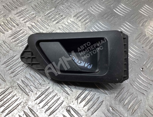 Ручка внутренняя передняя правая Peugeot Partner I 1996-2008  Peugeot Partner Partner I 1996-2008