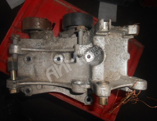 Кронштейн генератора Peugeot 306 1993-2003  Peugeot 306 306 1993-2003