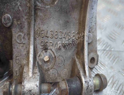 Кронштейн генератора Peugeot 306 1993-2003  Peugeot 306 306 1993-2003