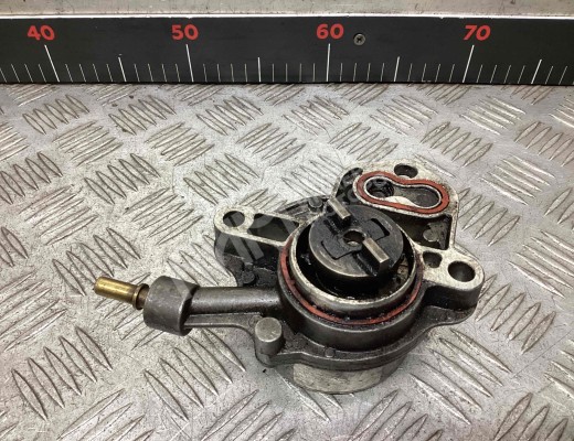 Насос вакуумный Peugeot 406 1995-2004  Peugeot 406 406 1995-2004