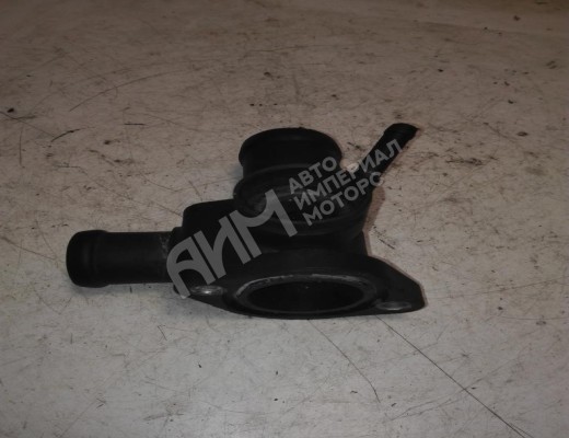 Фланец (тройник) системы охлаждения Volkswagen Golf III (1H) 1991-1997  Volkswagen Golf Golf III (1H) 1991-1997