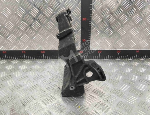 Кронштейн компрессора кондиционера Volkswagen Passat B5+ (3B) 2000-2005 рестайлинг  Volkswagen Passat Passat B5+ (3B) 2000-2005 рестайлинг