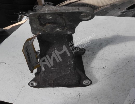 Кронштейн двигателя Volkswagen Passat B3 1988-1993  Volkswagen Passat Passat B3 1988-1993