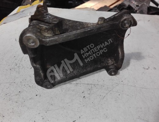Кронштейн двигателя Volkswagen Passat B4 (3A) 1993-1997  Volkswagen Passat Passat B4 (3A) 1993-1997