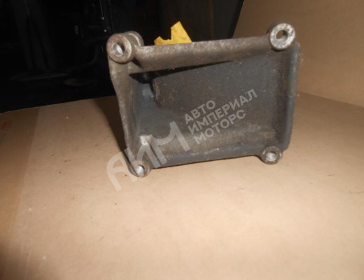 Кронштейн двигателя Volkswagen Passat B3 1988-1993  Volkswagen Passat Passat B3 1988-1993