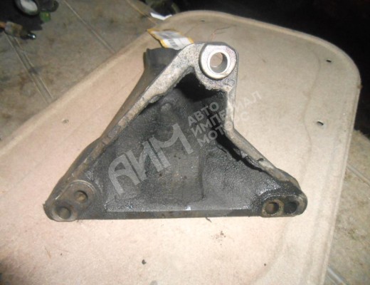 Кронштейн двигателя Volkswagen Passat B5 (3B) 1996-2000  Volkswagen Passat Passat B5 (3B) 1996-2000