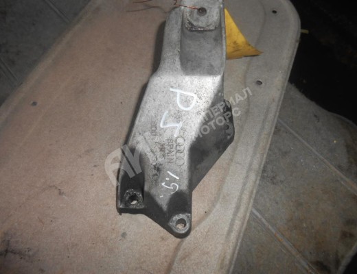 Кронштейн двигателя Volkswagen Passat B5 (3B) 1996-2000  Volkswagen Passat Passat B5 (3B) 1996-2000