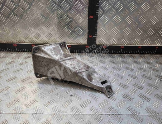 Кронштейн КПП Audi 100 C3 1982-1991  Audi 100 100 C3 1982-1991
