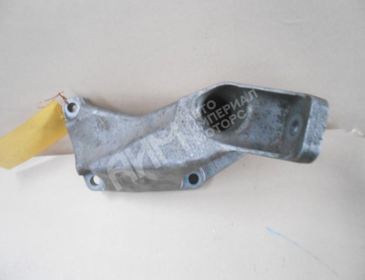 Кронштейн двигателя Volkswagen Passat B5 (3B) 1996-2000  Volkswagen Passat Passat B5 (3B) 1996-2000