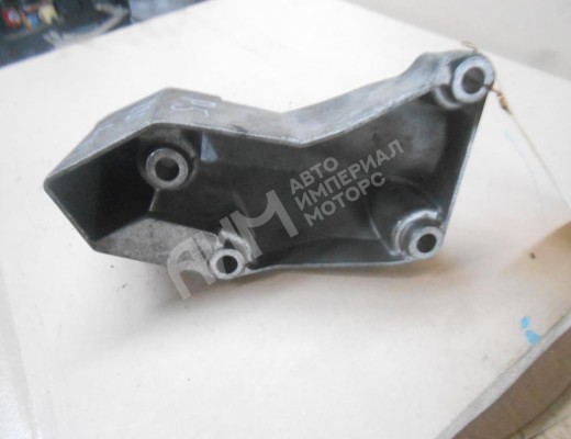 Кронштейн двигателя Volkswagen Passat B5 (3B) 1996-2000  Volkswagen Passat Passat B5 (3B) 1996-2000