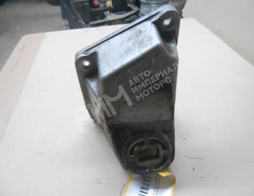 Кронштейн двигателя Volkswagen Passat B5 (3B) 1996-2000  Volkswagen Passat Passat B5 (3B) 1996-2000