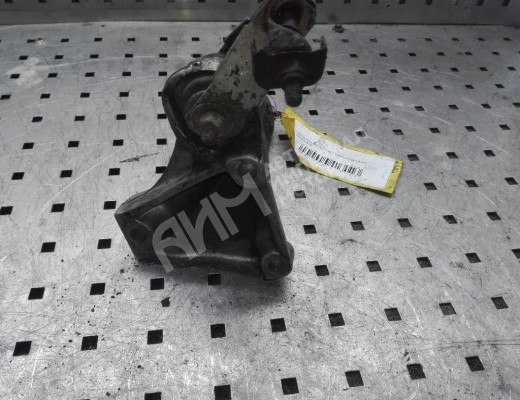 Кронштейн КПП Audi 100 C3 1982-1991  Audi 100 100 C3 1982-1991