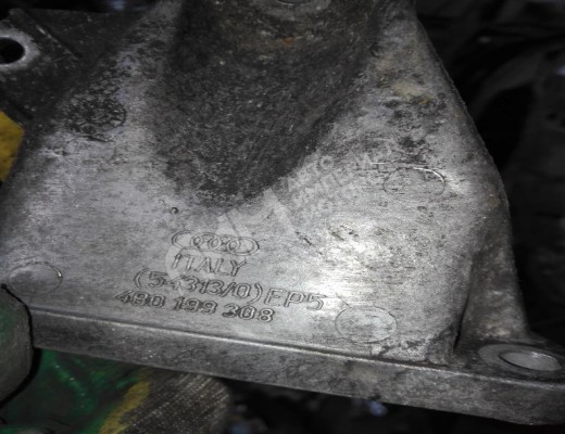 Кронштейн двигателя Audi A6 C5 (4B) 1997-2001  Audi A6 A6 C5 (4B) 1997-2001