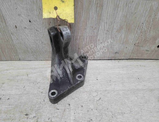 Кронштейн КПП Volkswagen Passat B3 1988-1993  Volkswagen Passat Passat B3 1988-1993