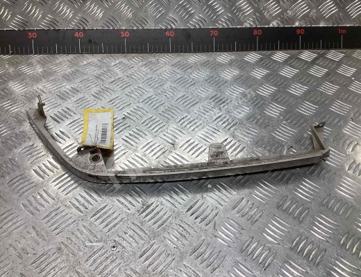 Ус под фару правый  Mazda 323 IV (BG) 1989-1994