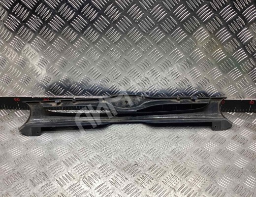 Решетка радиатора Ford Mondeo I 1993-1996  Ford Mondeo Mondeo I 1993-1996