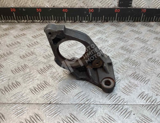 Кронштейн полуоси Renault Laguna II (X74) 2001-2005  Renault Laguna Laguna II (X74) 2001-2005